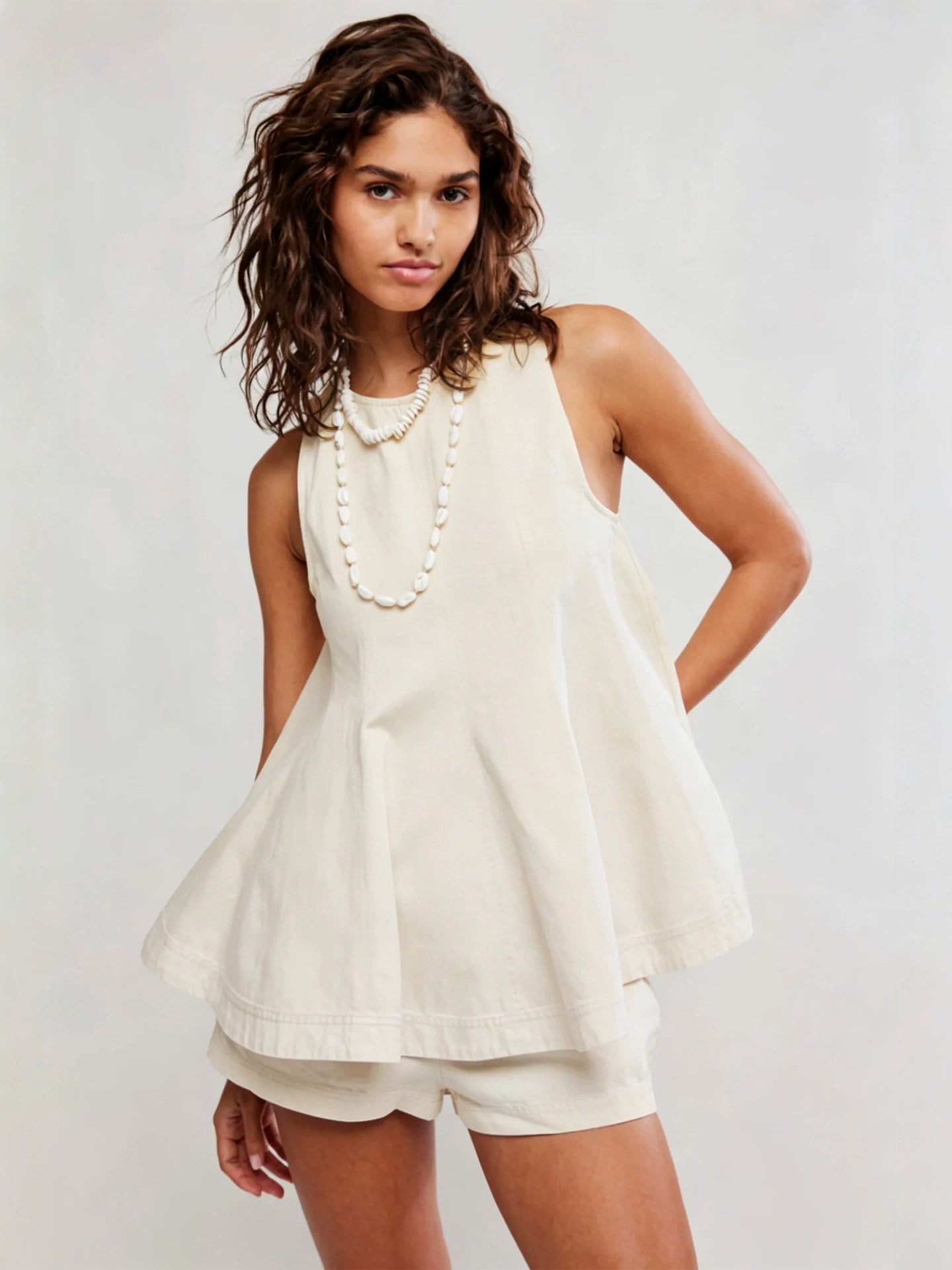 Loose-fitting sleeveless denim shorts set