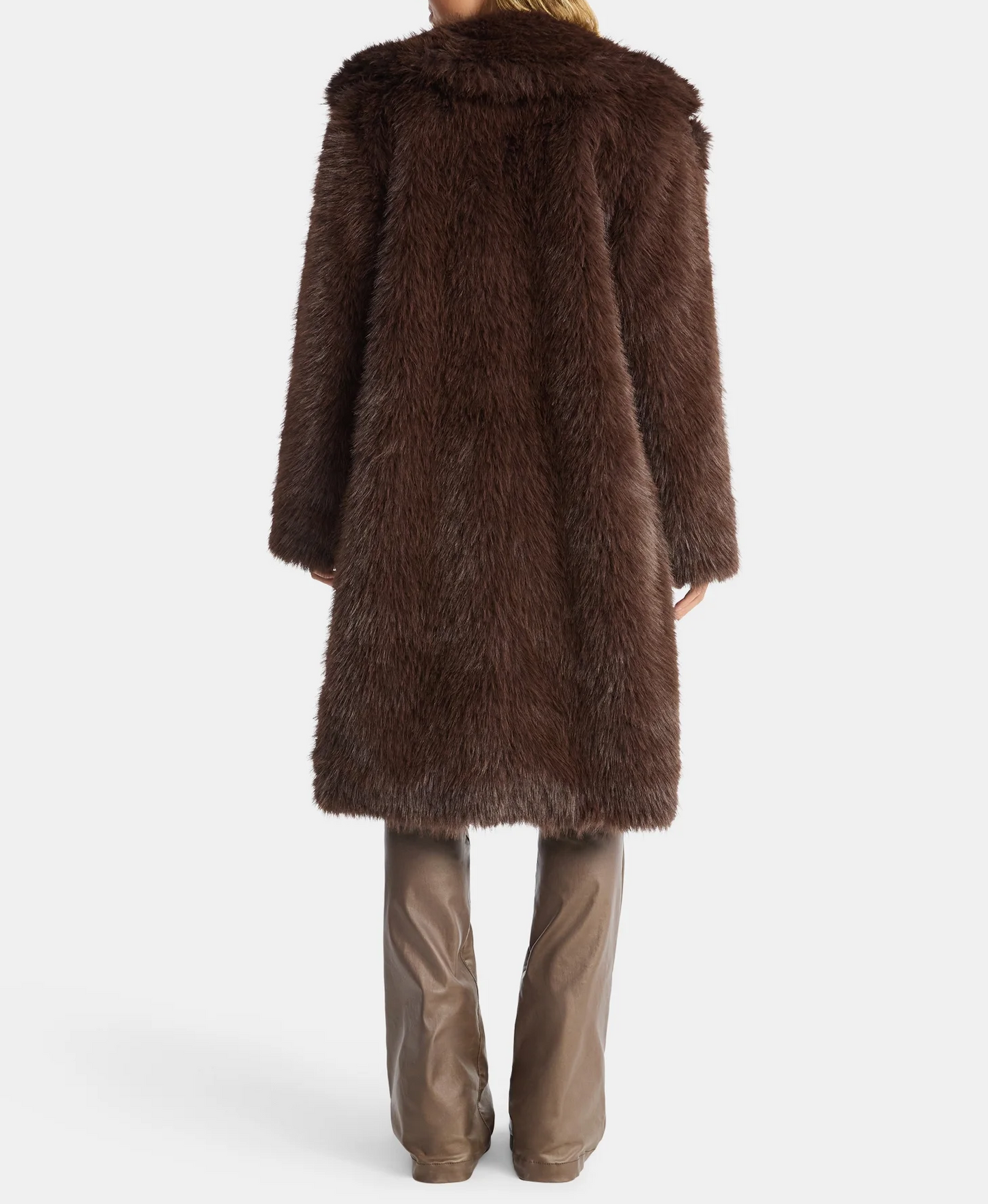 Women's oversized faux fur coat