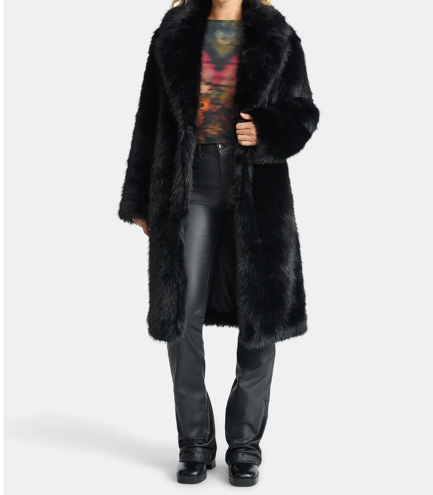 Women's oversized faux fur coat