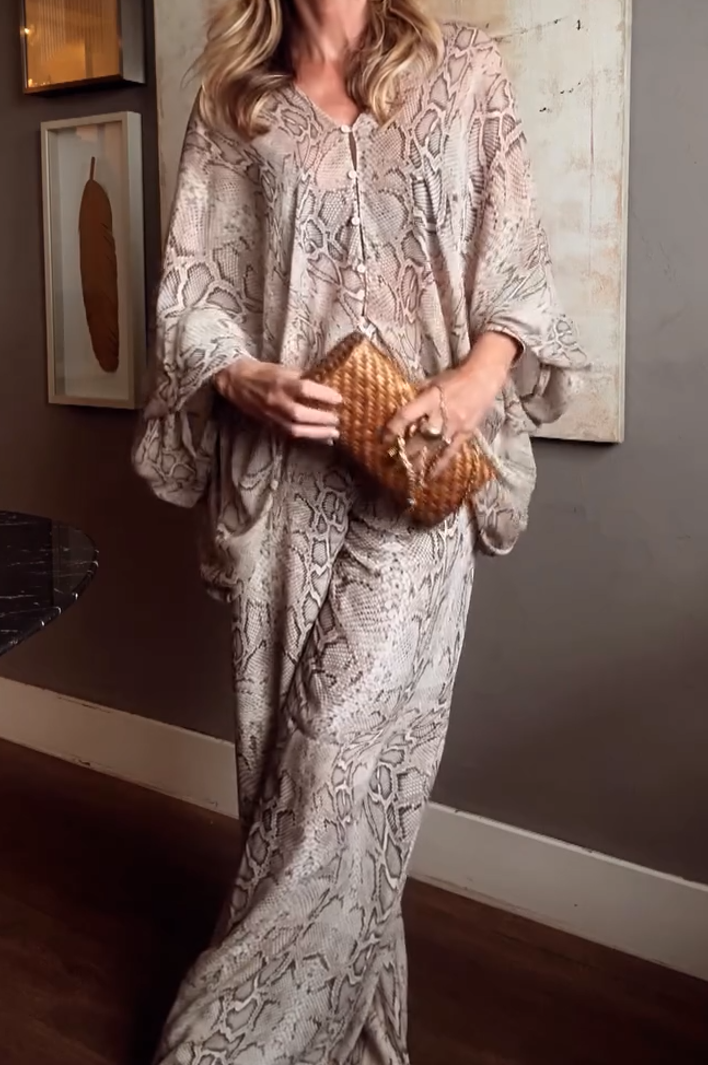 V-neck batwing sleeve snakeskin suit