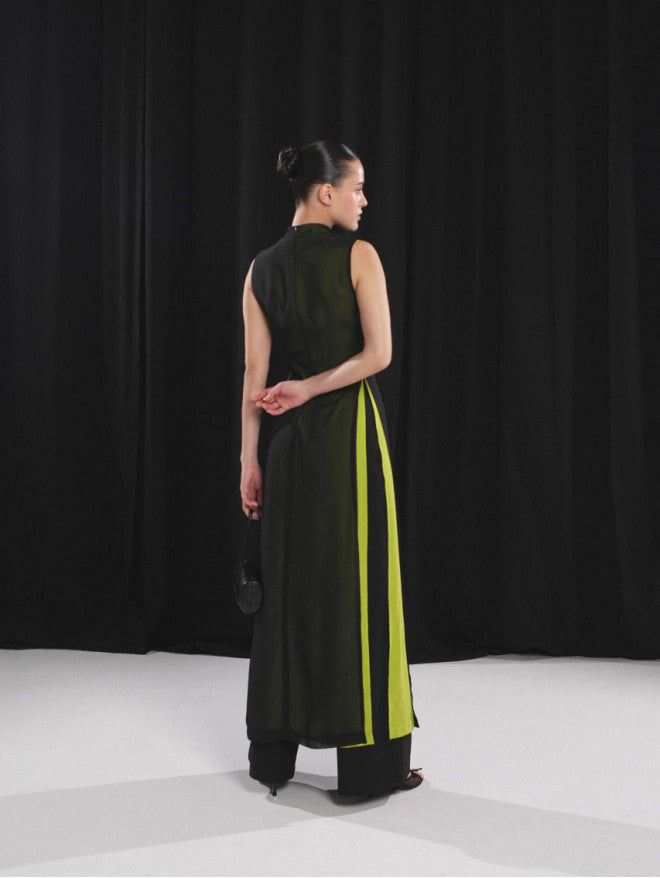 Double-layered waist-cinching outer garment