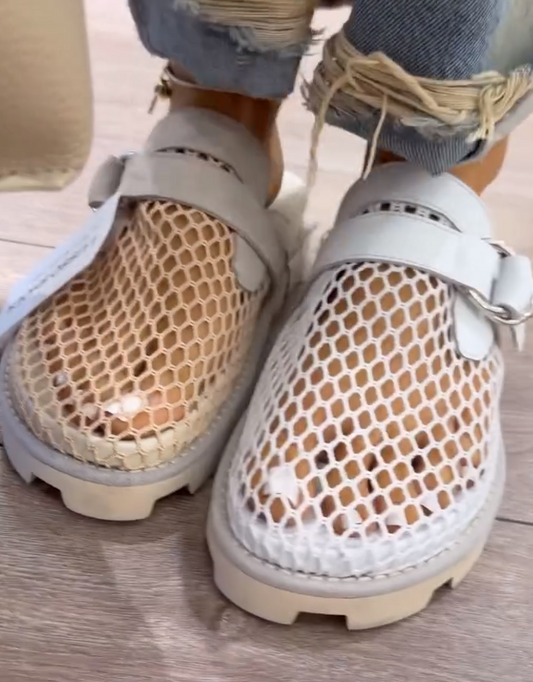 Slip-on mules with breathable mesh soles