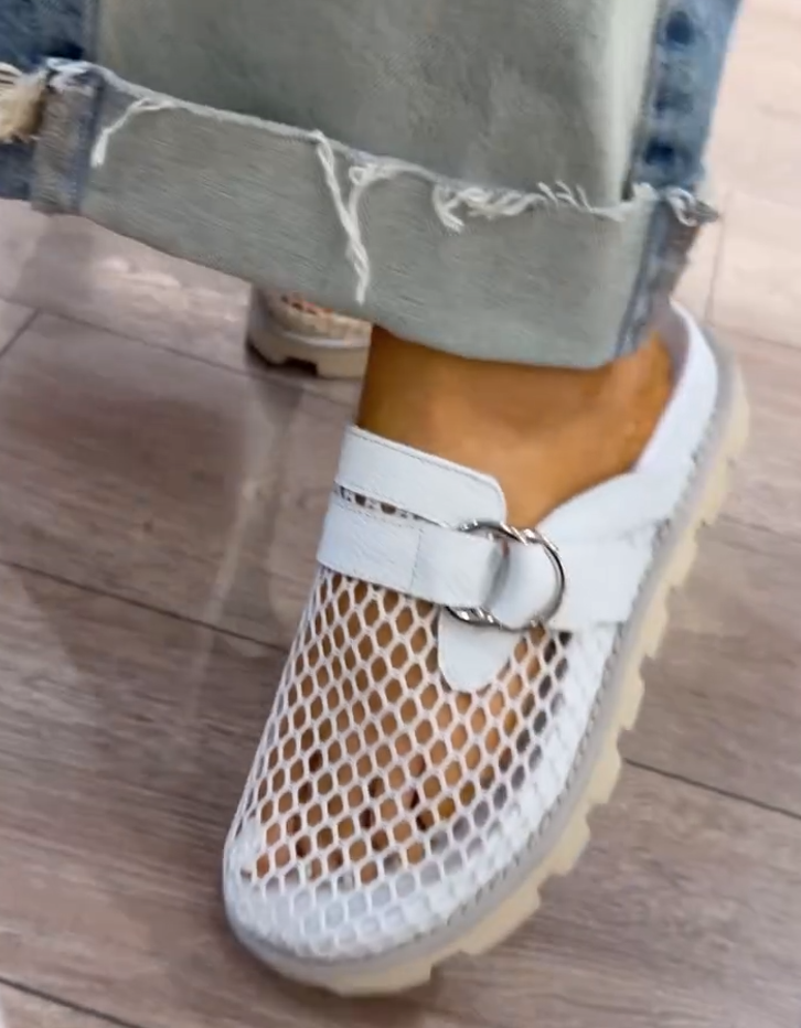 Slip-on mules with breathable mesh soles